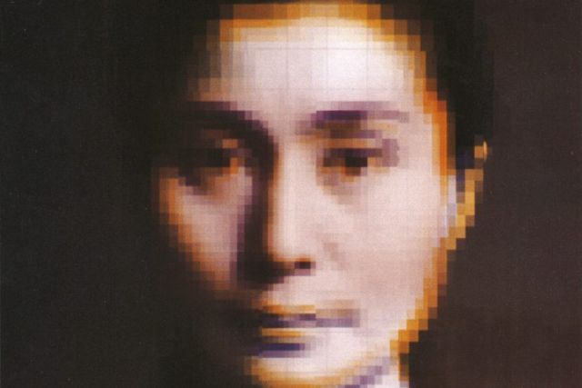 YOKO ONO – CONCEPTUAL PHOTOGRAPHY