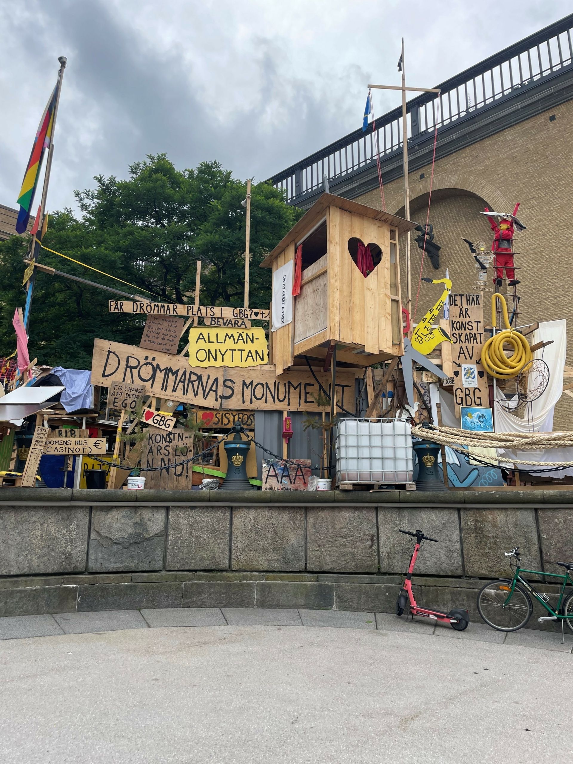 konst som mostånd: drömmarnas monument